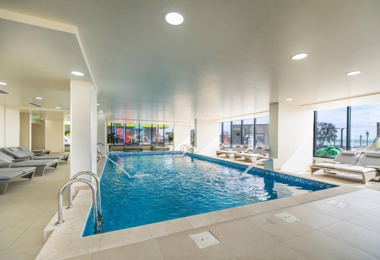 Luxury Kln By Alezzi Mamaia Nord Apartment Navodari Exterior photo